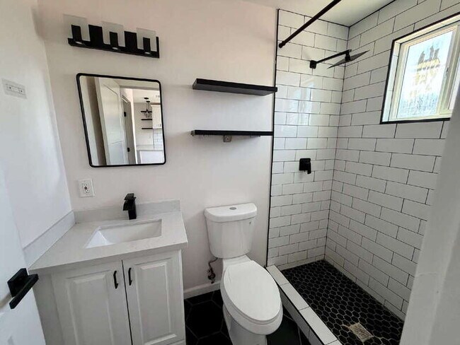 Building Photo - 1447 E Mountain View Rd