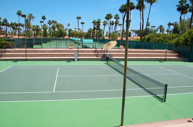 Building Photo - 179 Gran Via