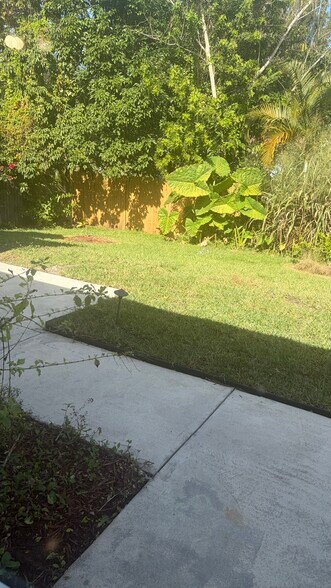 Building Photo - 17862 121st Terrace N