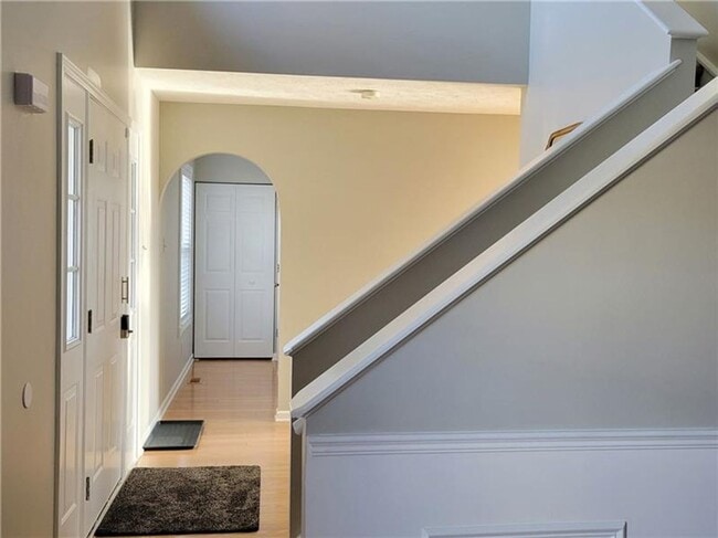 Building Photo - Spacious 4-Bedroom 3.5 bath Colonial with Pool & Modern Upgrades