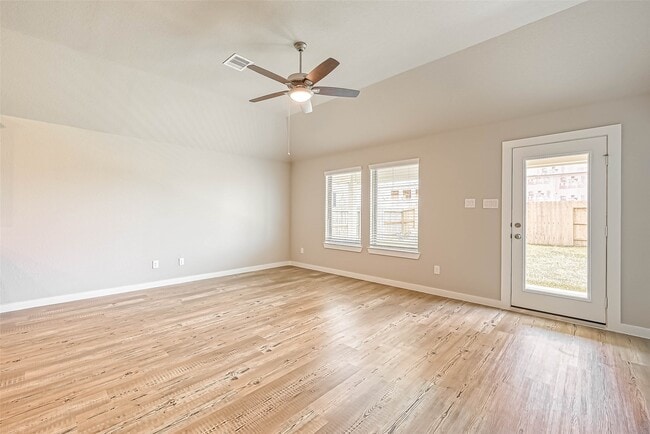 Building Photo - 2611 Westward Hl Dr