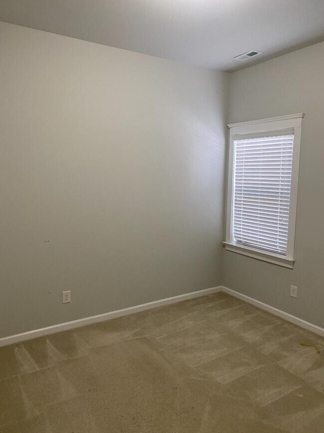 Building Photo - 4221 Courtly Ln