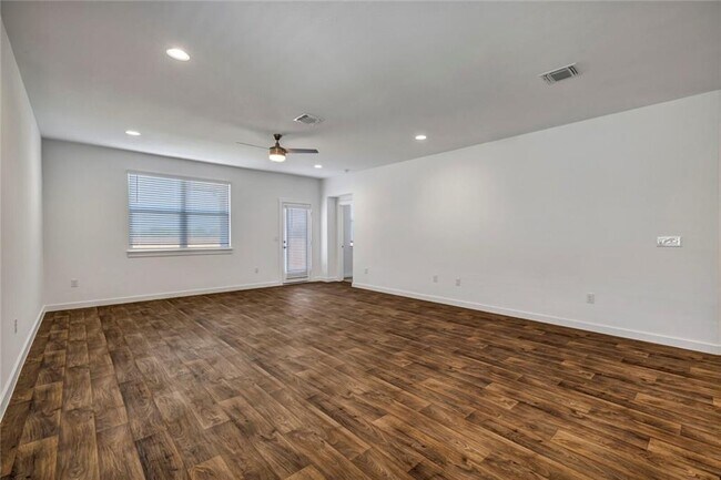 Building Photo - 14307 Macquarie Dr