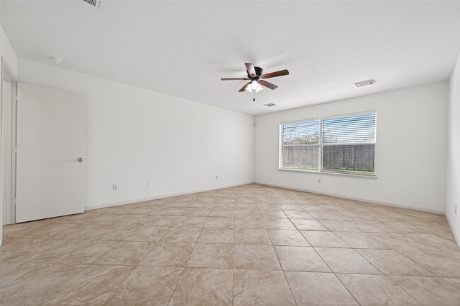 Building Photo - 11002 Bradford Way Dr