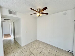 Building Photo - 2BD/2BTH with Central A/C, Private Patio, Walk-In Closet, Onsite Laundry, and Parking!