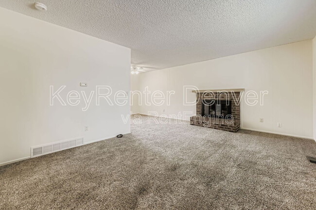 Building Photo - 1243 S Johnson Way