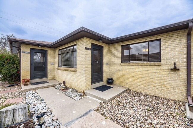 Building Photo - Cozy 2 bed/1 bath near Wash Park! Available NOW!