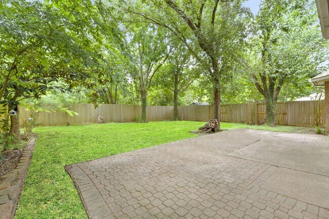 Building Photo - Charming 4-Bed in Clear Lake ISD – Move-In...