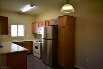 Building Photo - 2291 W Horizon Ridge Pkwy