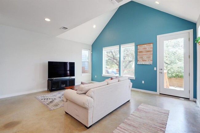 Building Photo - 3108 Aldwyche Dr
