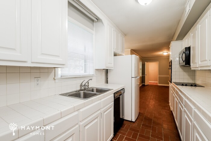 Building Photo - 5162 Sunnyvale Dr