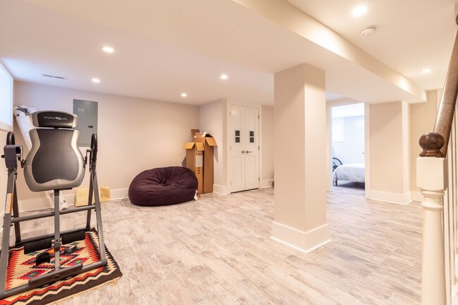 Building Photo - Rare Gem in LeDroit Park w/ Parking!