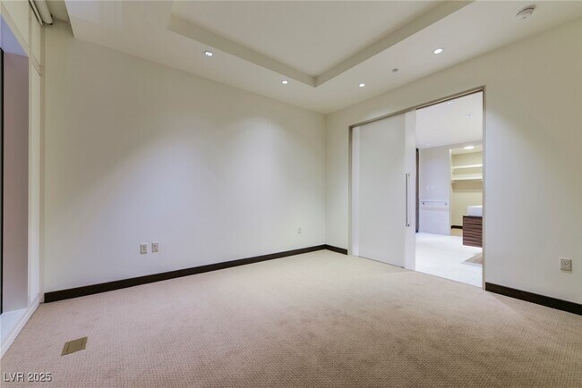 Building Photo - 3750 S Las Vegas Blvd