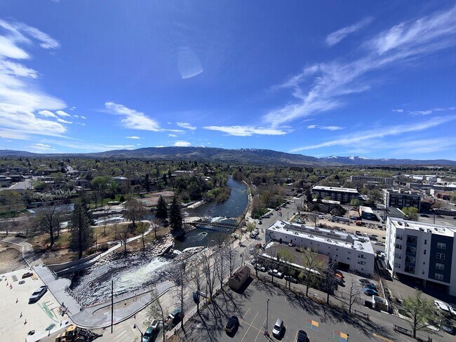 Building Photo - Reno Highrise Condo - Mountain & City Views
