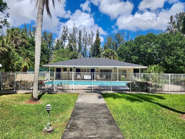 Building Photo - 5090 SW 64th Ave