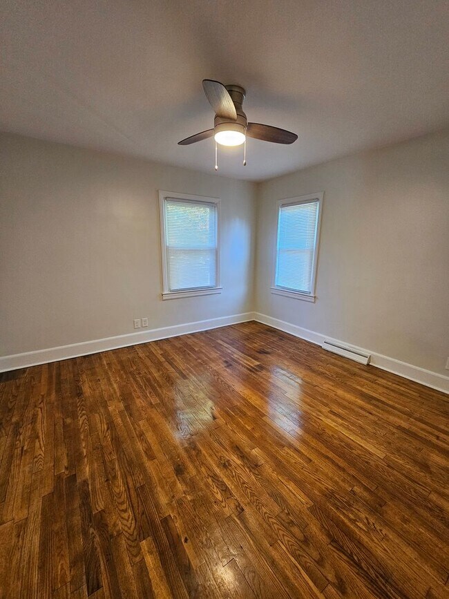 Building Photo - Lots of Extras with this 3 BR!