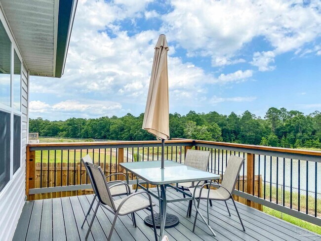 Building Photo - 5601 Guinevere Ln