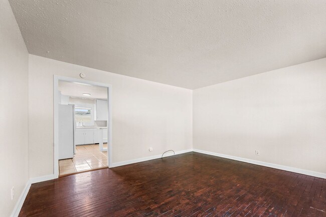 Building Photo - Stanford Duplex