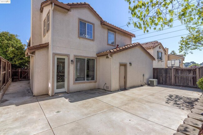 Building Photo - 411 Canyon Ct