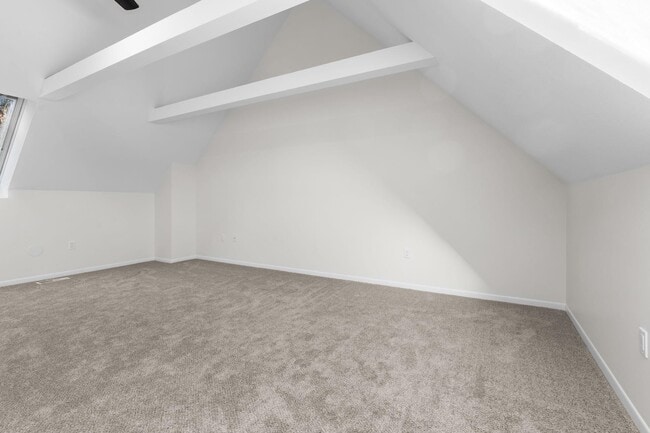 Building Photo - 2 Rockingham Ct