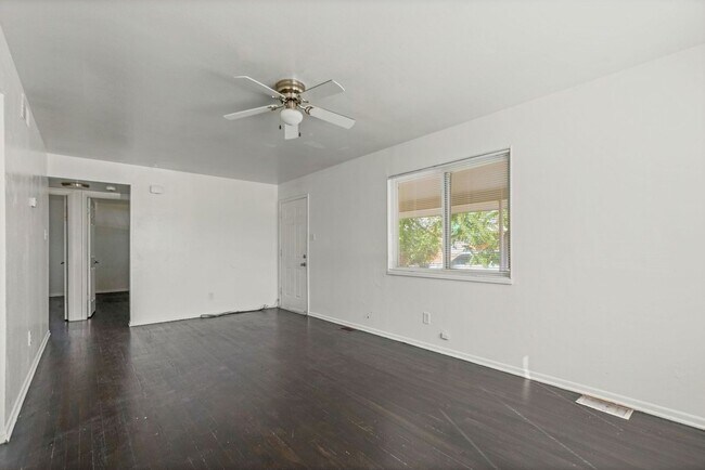 Building Photo - 975-977-979 S Lowell Blvd