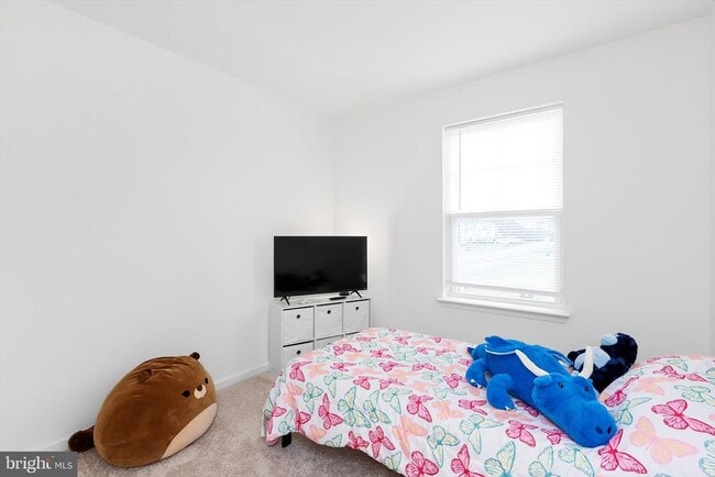 Building Photo - 18 Needle Ct