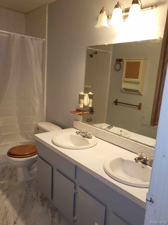 Building Photo - 1342 S Linville Ave