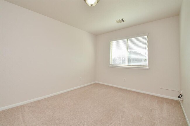 Building Photo - 5610 White Camelia Ct
