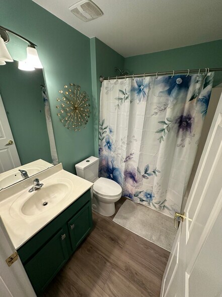 Building Photo - 4036 Holly Villa Cir