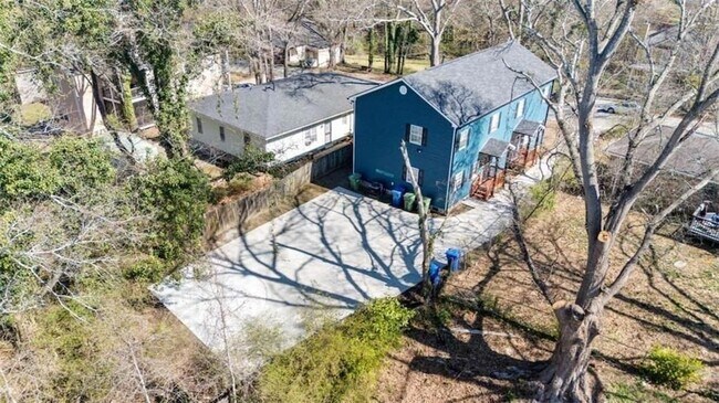 Building Photo - 848 Ridge Ave NW