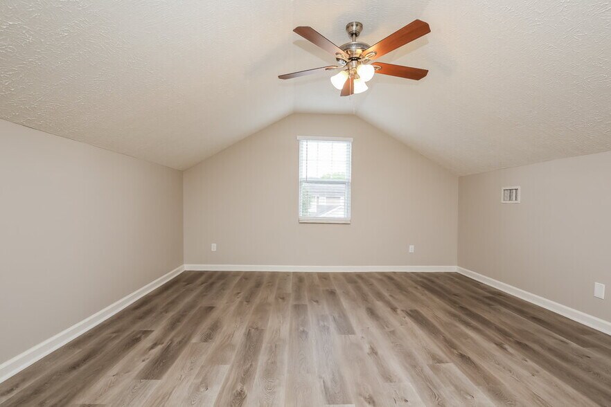 Building Photo - 352 Stewart Springs Dr