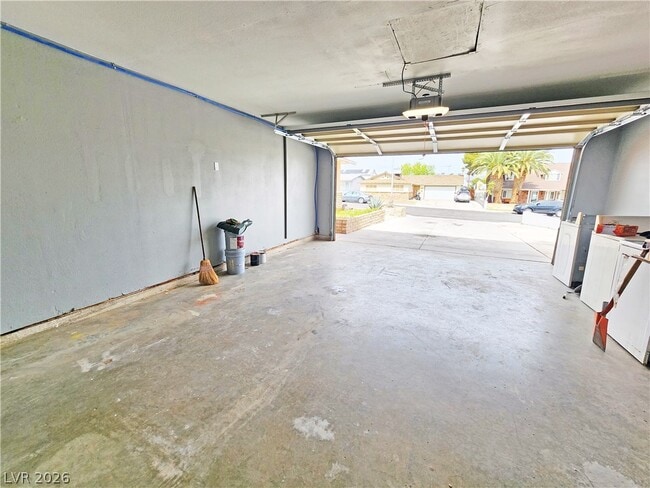 Building Photo - 5409 Mountain View Dr