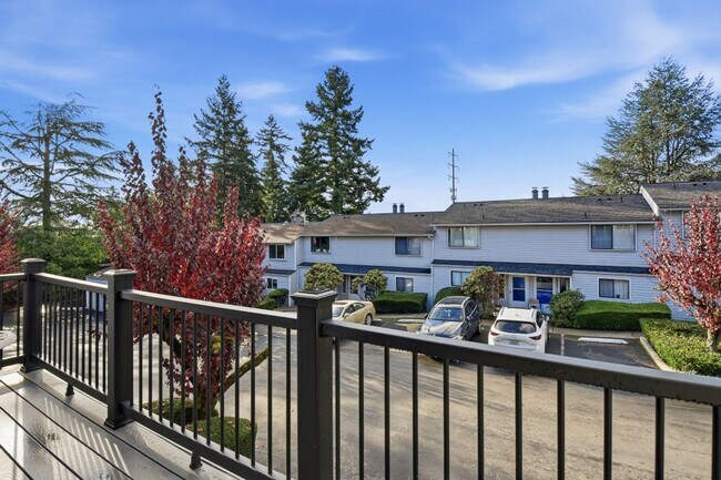 Building Photo - 2Bd/1.5Ba Bellevue Townhouse