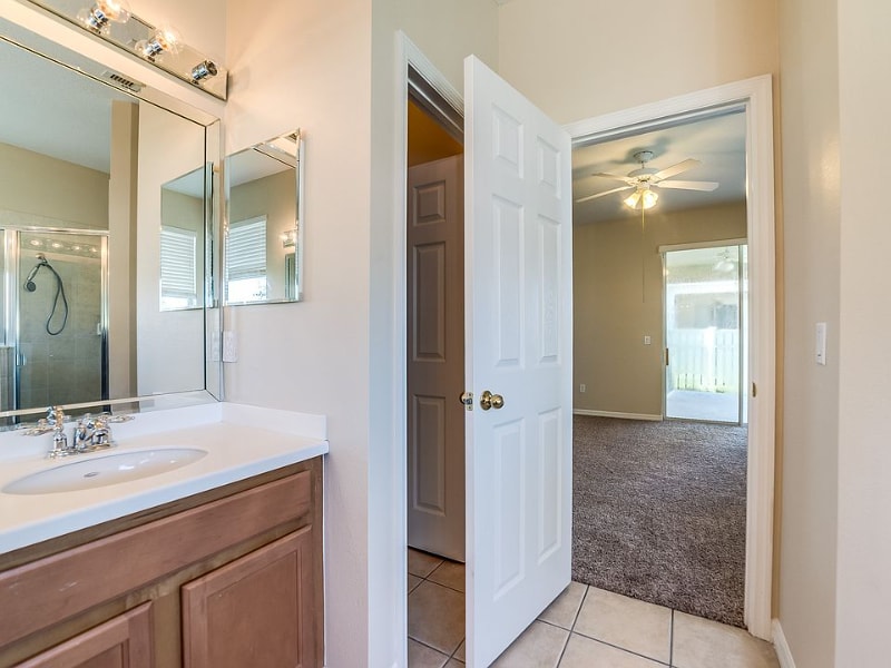 Building Photo - 9712 Heron Pointe Dr