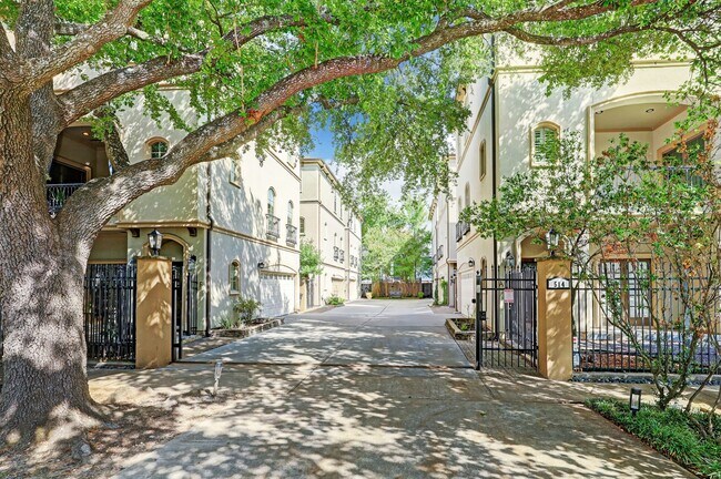 Building Photo - 514 Cortlandt St