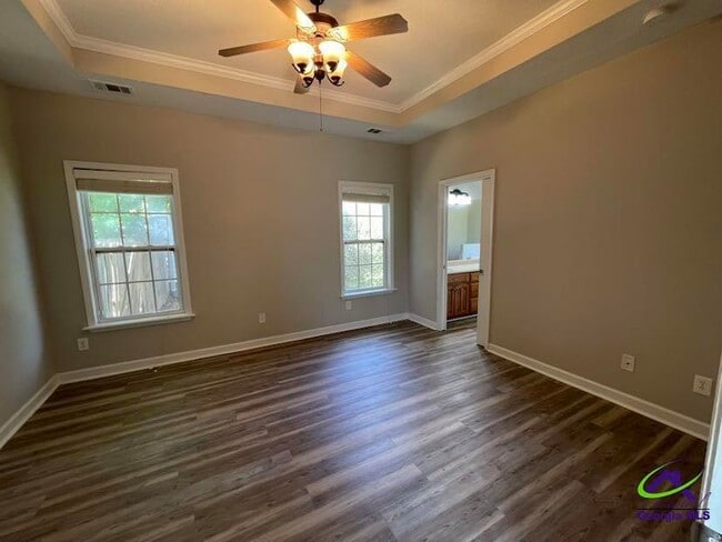 Building Photo - 114 Cedarland Dr