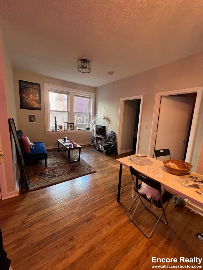 Building Photo - 145 Endicott St