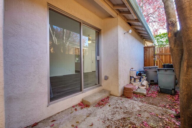 Building Photo - 683 Arbutus Ave