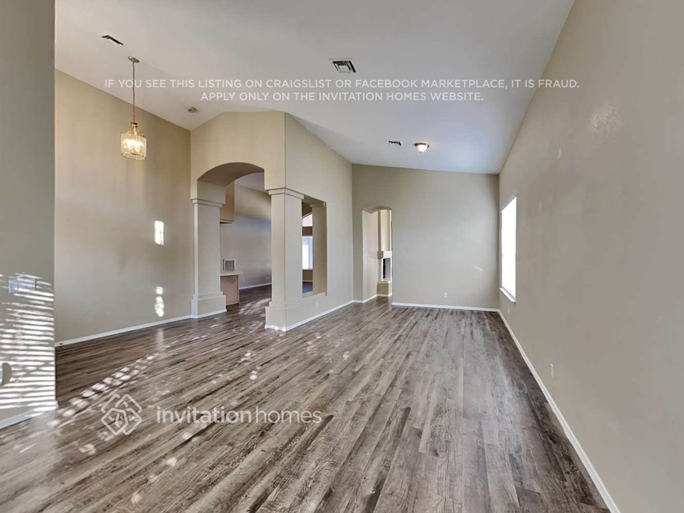 Building Photo - 1445 Castle Crest Dr
