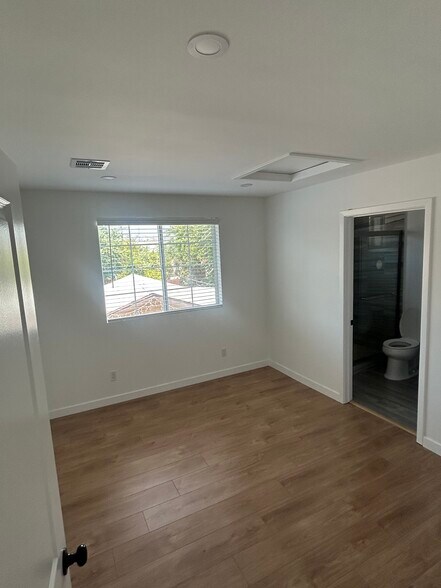 Building Photo - 11723 Pendleton St