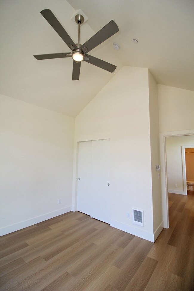 Building Photo - 8417 SW 24th Ave