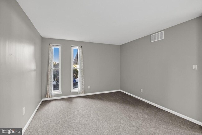 Building Photo - 25 S Church Rd