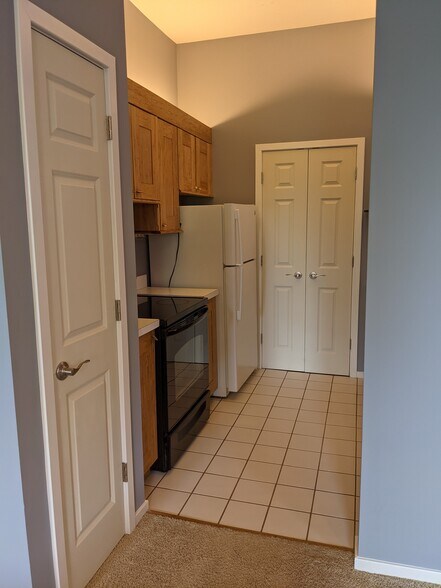 Kitchen and coat closet - 4496 Maryland Ave