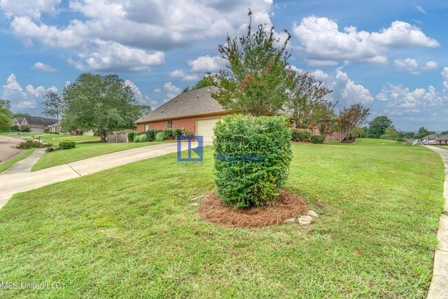 Building Photo - 4 Bed/3 Bath Home in Hartfield