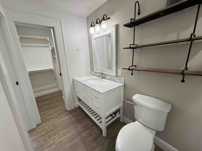 Building Photo - 2600 Townsend Dr