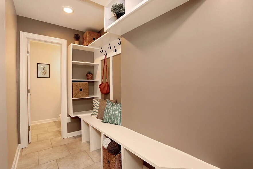 Building Photo - 28 Princeton Pl