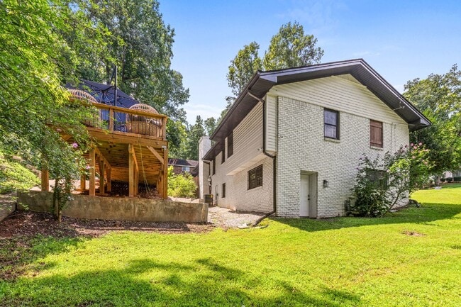 Building Photo - 3740 High Point Ln SW