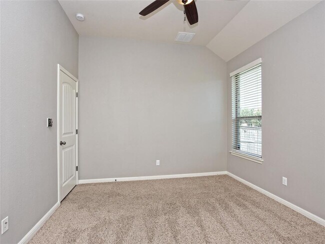 Building Photo - 2508 Hilltop Divide Ln