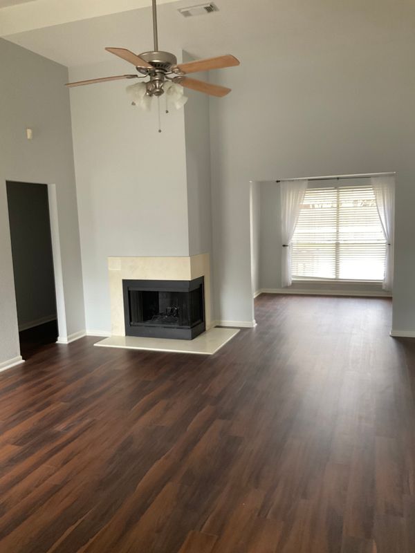 Building Photo - 2311 Pine Cone Dr