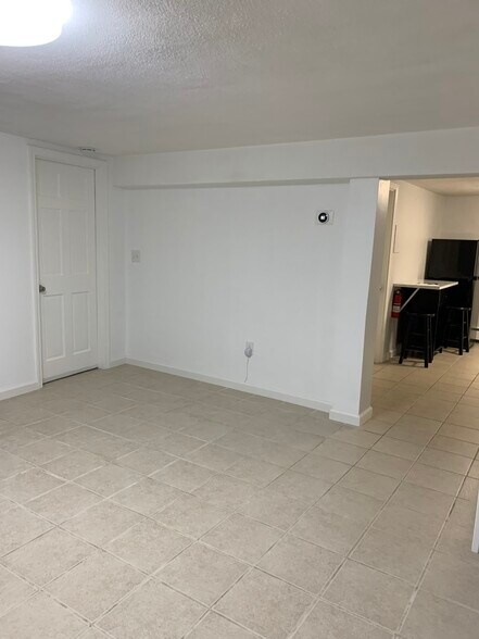 Living room - 36 Summer St